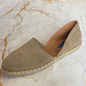 Chic Tan Espadrille Flats